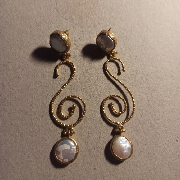 Pearl Style Earrings ✨ - Picture 3 of 4